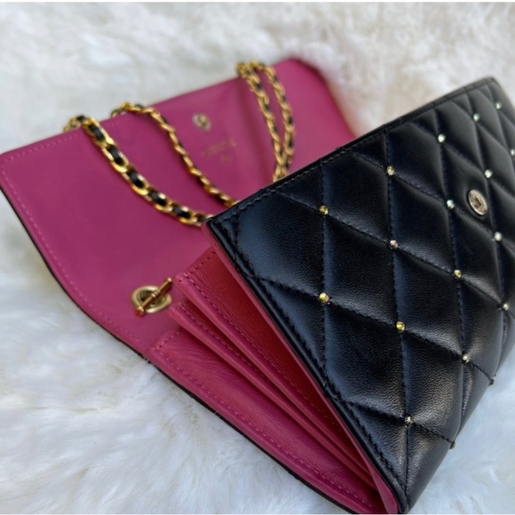 SOLD!!!!!❤️ CLASSIC CHANEL FLAP WALLET w/ CHAIN ❤️ - Picture 5 of 11